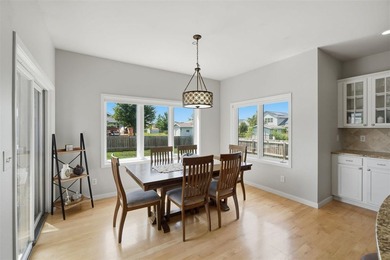 This expansive brick front ranch home exudes curb appeal! - photo 17