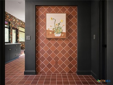 A residence of rare privilege, a fully reimagined modern estate - photo 17
