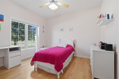 This expansive brick front ranch home exudes curb appeal! - photo 27