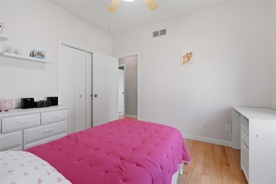 This expansive brick front ranch home exudes curb appeal! - photo 28