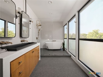 A residence of rare privilege, a fully reimagined modern estate - photo 28
