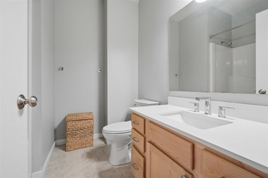 This expansive brick front ranch home exudes curb appeal! - photo 29