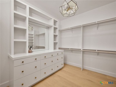 A residence of rare privilege, a fully reimagined modern estate - photo 30