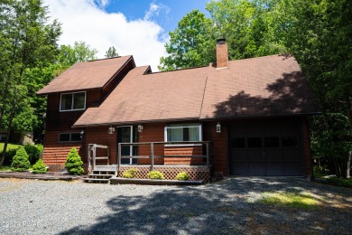 Lake Wallenpaupack Home For Sale in Lake Ariel Pennsylvania