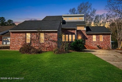 Located on a peaceful cul de sac in the coastal community of - photo 3