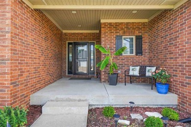 This expansive brick front ranch home exudes curb appeal! - photo 41