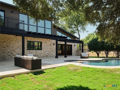 A residence of rare privilege, a fully reimagined modern estate - photo 41