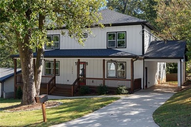 Glen Emerald Lake Home Active Under Contract in Atlanta Georgia