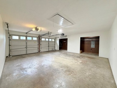 I've gone thru a recent Makeover! All new paint, fans, fixtures - photo 41