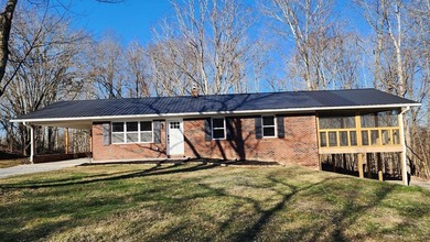 Dale Hollow Lake Home For Sale in Byrdstown Tennessee