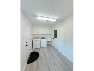 I've gone thru a recent Makeover! All new paint, fans, fixtures - photo 44