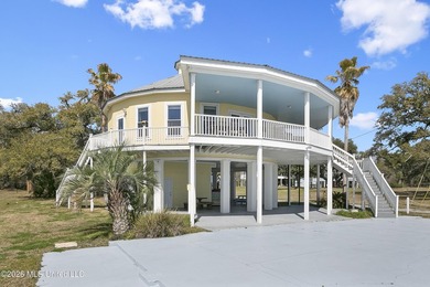 Gorgeous 3 bedroom, 3 bath beach front home beautifully built to - photo 5