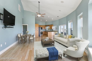 Gorgeous 3 bedroom, 3 bath beach front home beautifully built to - photo 10
