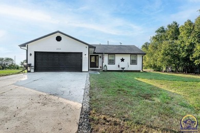 Pomona Lake Home For Sale in Overbrook Kansas