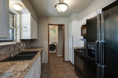 Fantastic 3 bedroom, 2 bath home offering over 1,800 square feet - photo 12
