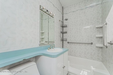 Exceptional Value in Lower Todt Hill! Welcome to this - photo 16