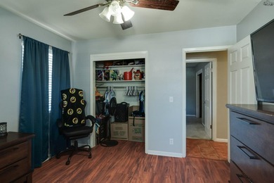 Fantastic 3 bedroom, 2 bath home offering over 1,800 square feet - photo 16