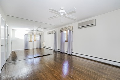 Exceptional Value in Lower Todt Hill! Welcome to this - photo 17