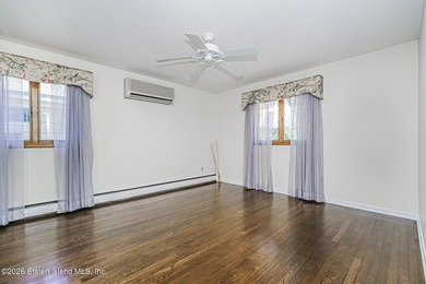Exceptional Value in Lower Todt Hill! Welcome to this - photo 18