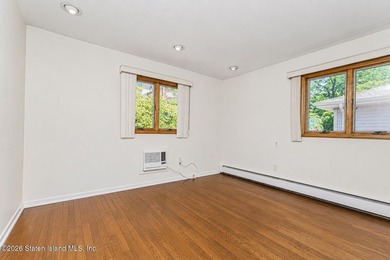 Exceptional Value in Lower Todt Hill! Welcome to this - photo 21