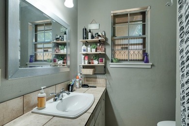 Fantastic 3 bedroom, 2 bath home offering over 1,800 square feet - photo 23