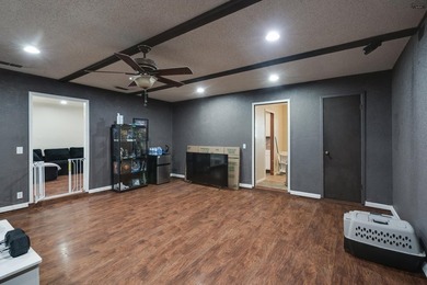 Fantastic 3 bedroom, 2 bath home offering over 1,800 square feet - photo 25