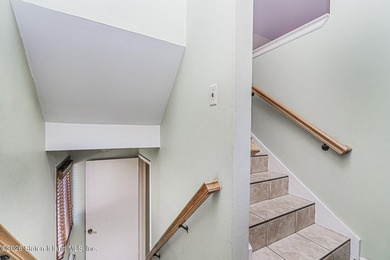 Exceptional Value in Lower Todt Hill! Welcome to this - photo 26