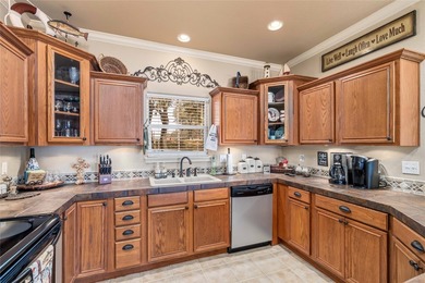 Deep-watered, fully-furnished lakefront home - including boat - photo 28