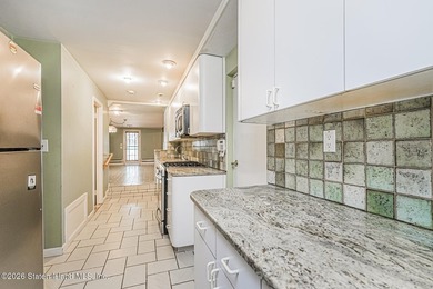 Exceptional Value in Lower Todt Hill! Welcome to this - photo 28