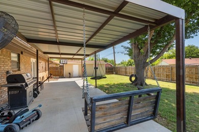 Fantastic 3 bedroom, 2 bath home offering over 1,800 square feet - photo 28