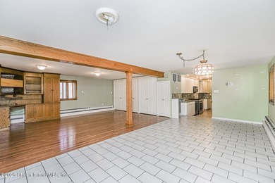 Exceptional Value in Lower Todt Hill! Welcome to this - photo 31