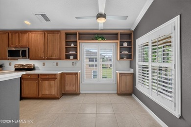 EXCEPTIONAL VALUE! LOOK AGAIN! Freshly updated with new carpet - photo 32