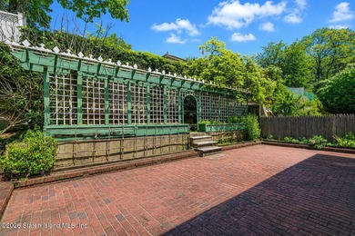 Exceptional Value in Lower Todt Hill! Welcome to this - photo 37