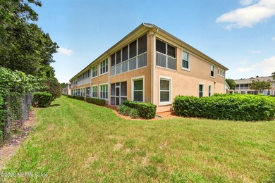 EXCEPTIONAL VALUE! LOOK AGAIN! Freshly updated with new carpet - photo 38