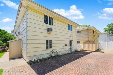 Exceptional Value in Lower Todt Hill! Welcome to this - photo 40