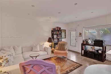 Only one block from the world-renowned Miami Beach, this