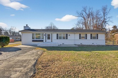 (private lake, pond, creek) Home For Sale in Cookeville Tennessee