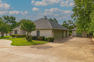 Stunning custom brick home on an oversized lot in Runaway Bay - photo 2