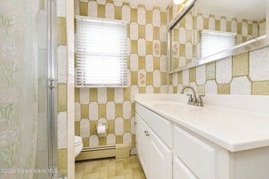 Welcome to 14 Martin Avenue! This spacious detached two-family - photo 30