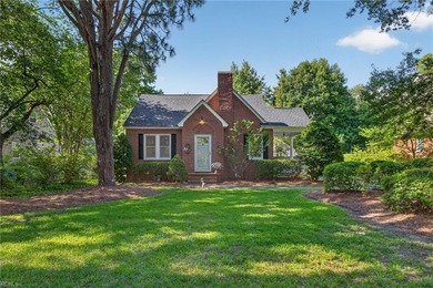 This adorable 1,614 sf home features 3 bedrooms (loft could be - photo 1