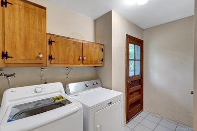 Welcome to this beautifully maintained cedar and brick-sided - photo 17