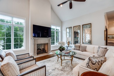 This exceptional home is ideally situated on an interior corner - photo 6