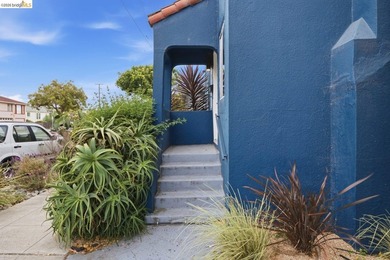 Two charming Mediterranean-style homes on one lot in the heart - photo 3