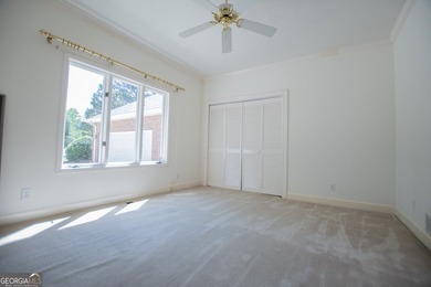 Welcome to this beautifully maintained four-sided brick ranch - photo 10