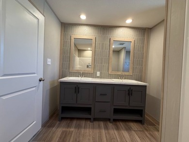 Beautiful move-in ready 4 bedroom, 2 bathroom home located in - photo 12