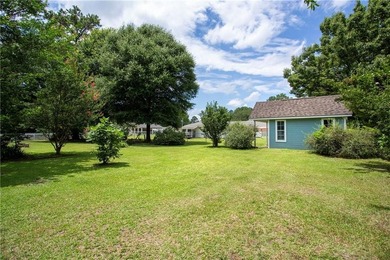 Motivated military family is looking to sell this charming home - photo 14