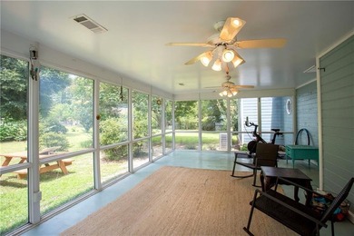 Motivated military family is looking to sell this charming home - photo 23