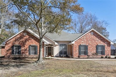 Lake Pontchartrain Home Active Under Contract in Mandeville Louisiana