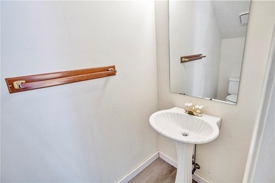 Motivated military family is looking to sell this charming home - photo 36