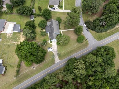 Motivated military family is looking to sell this charming home - photo 40